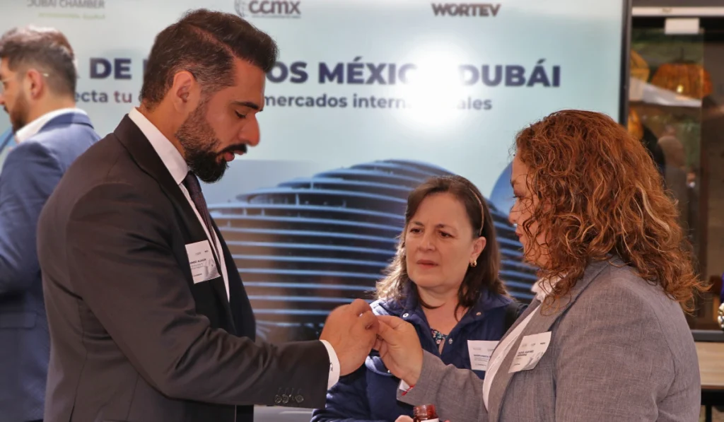 Mohammad Al Kassim compartiendo ideas con empresarios mexicanos